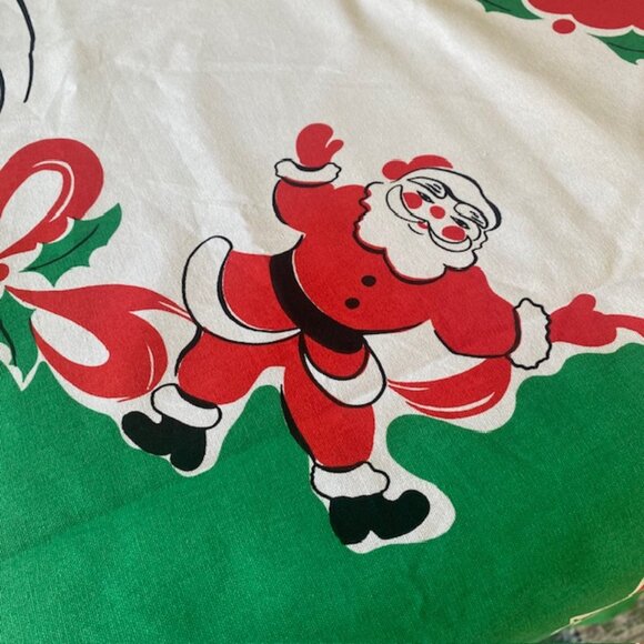 Moda Home Christmas Tablecloth Vintage Inspired 60" Round - Picture 3 of 5